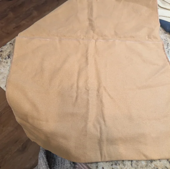 Louis Vuitton Tan/Linen Logo Dust Pouch - Picture 2 of 3